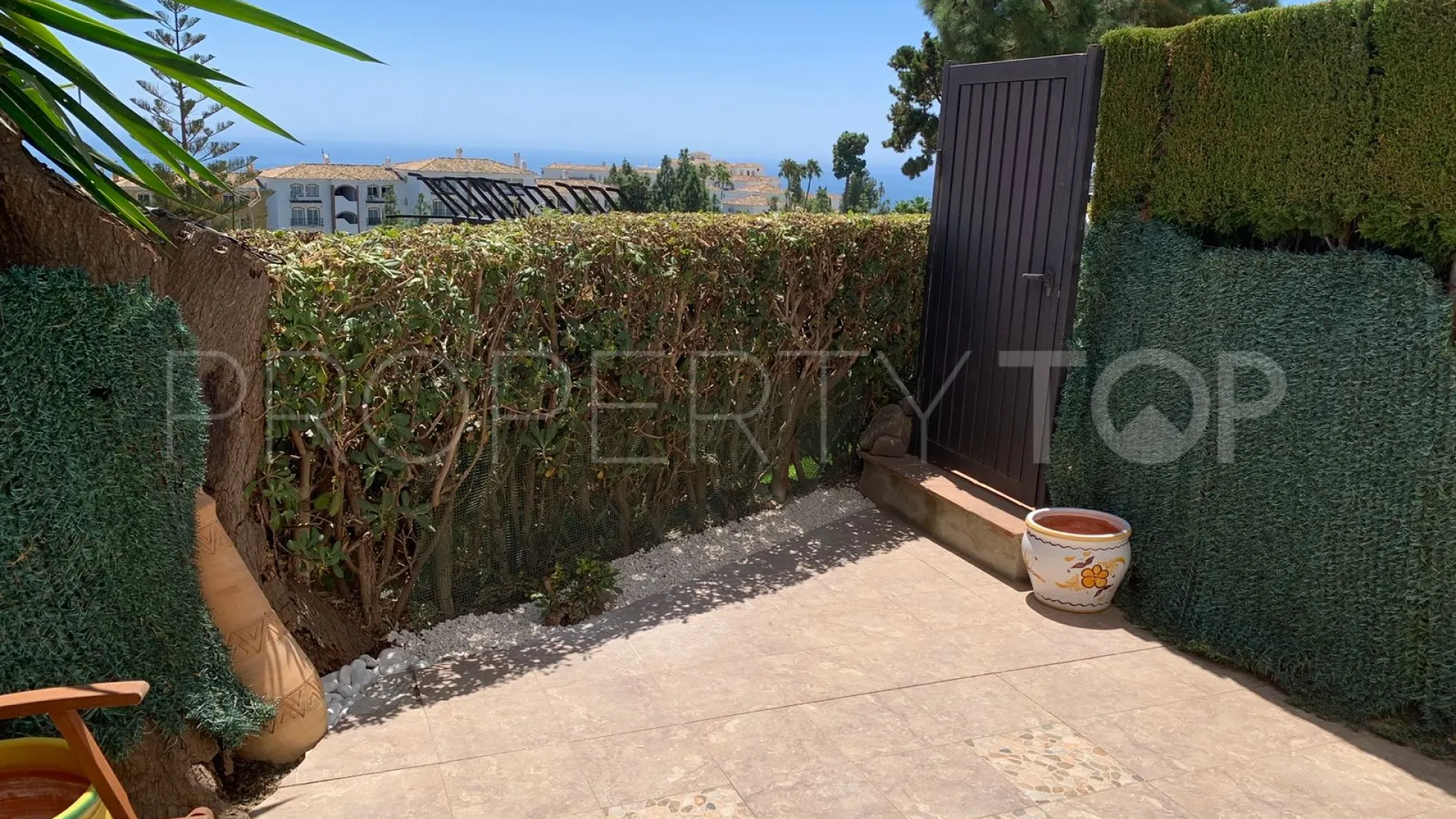 Ground floor apartment for sale in Sitio de Calahonda with 2 bedrooms