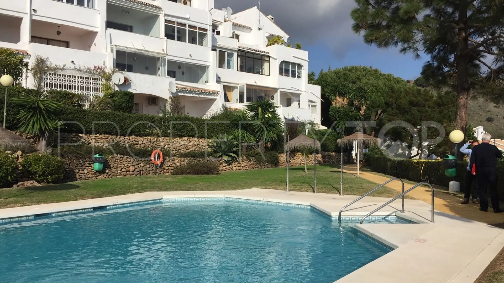 Ground floor apartment for sale in Sitio de Calahonda with 2 bedrooms