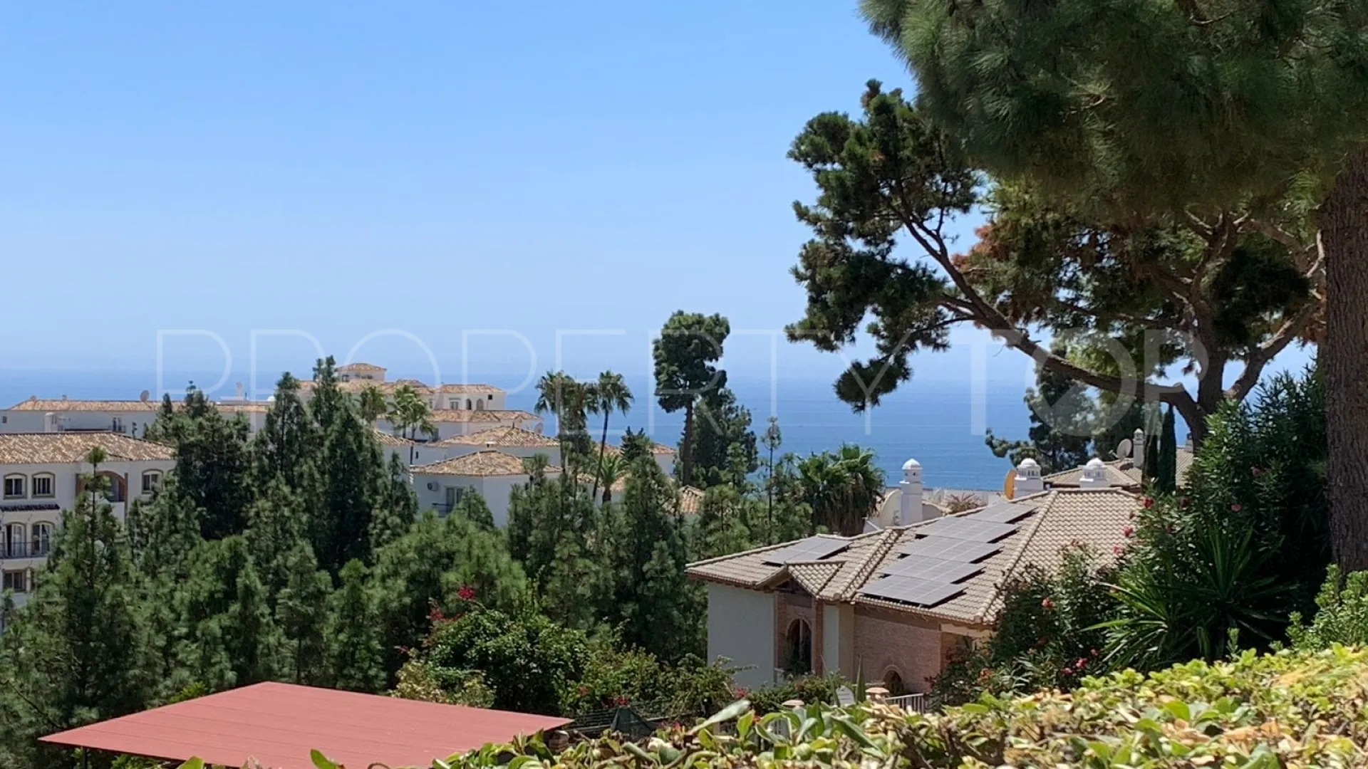Ground floor apartment for sale in Sitio de Calahonda with 2 bedrooms