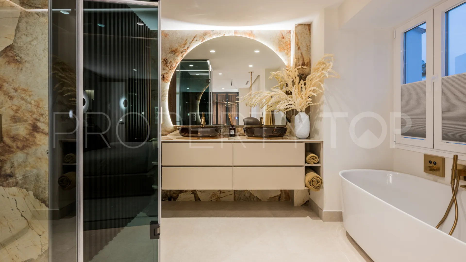 Apartment for sale in Marbella East