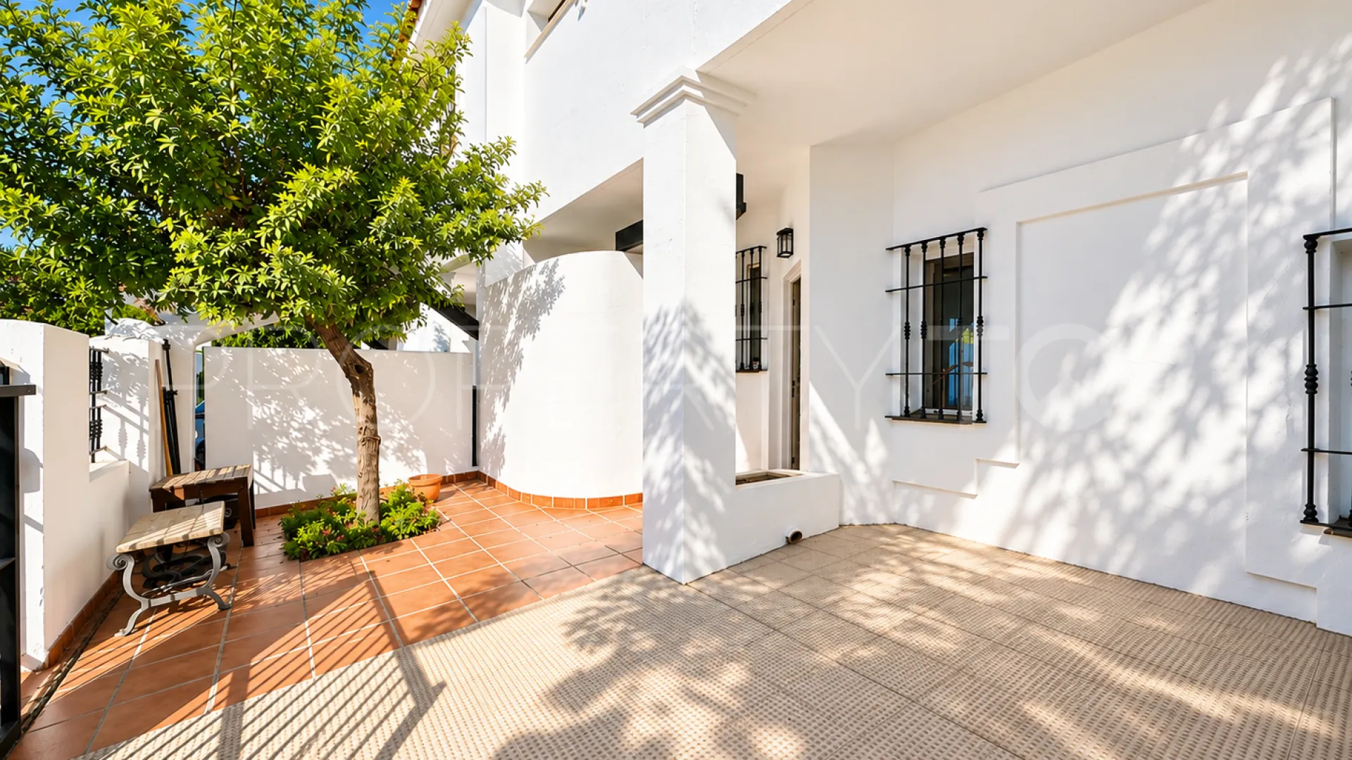 For sale 3 bedrooms town house in Los Naranjos de Marbella