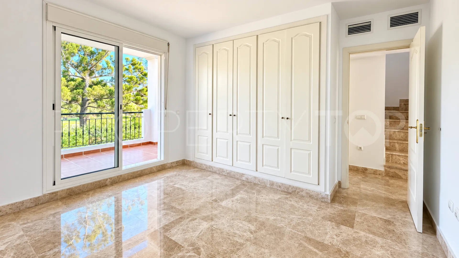 For sale 3 bedrooms town house in Los Naranjos de Marbella