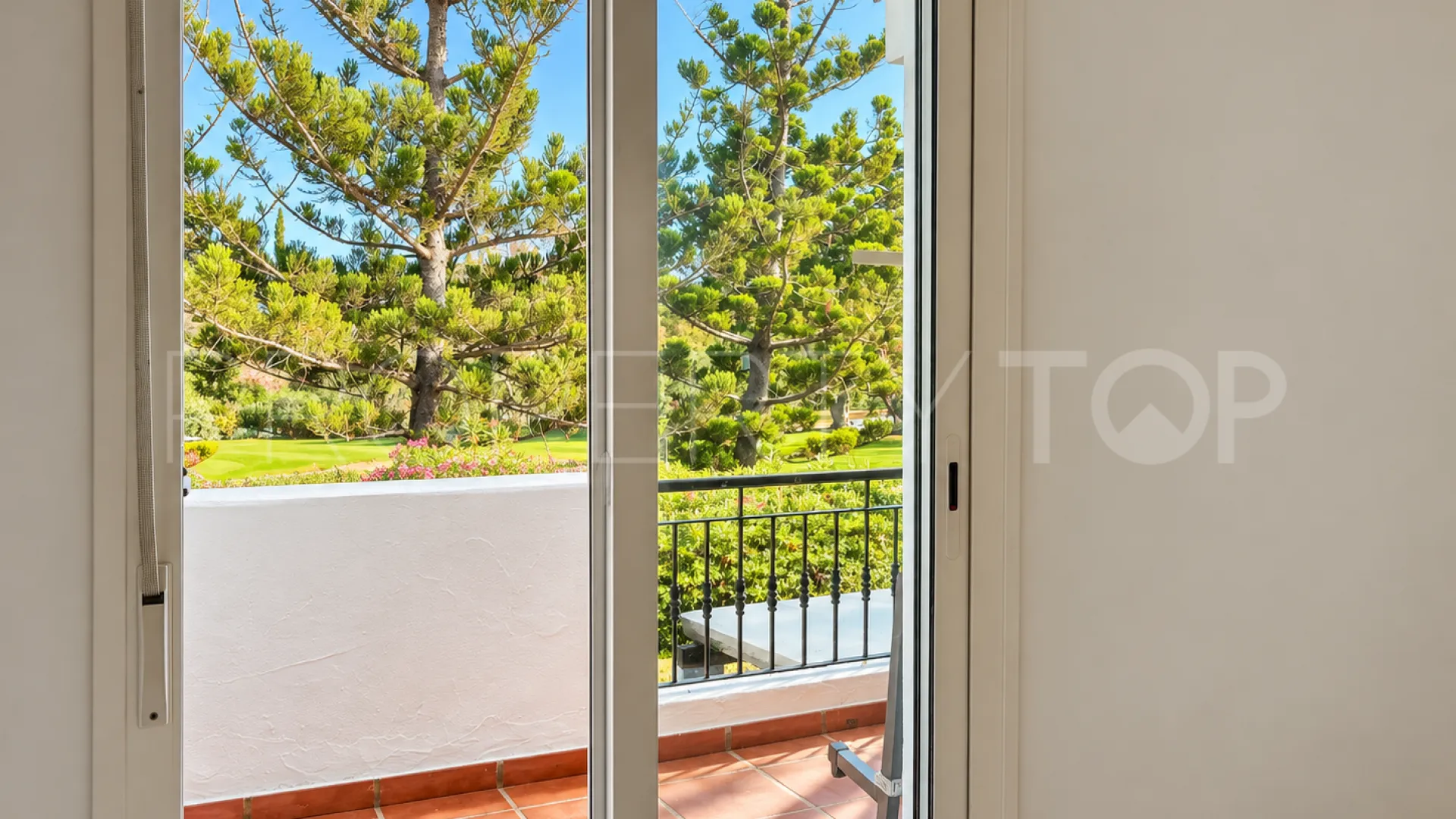 For sale 3 bedrooms town house in Los Naranjos de Marbella