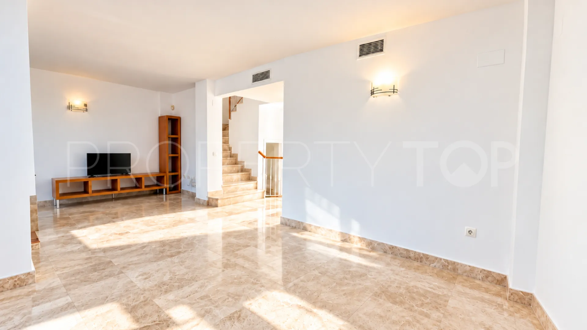 For sale 3 bedrooms town house in Los Naranjos de Marbella