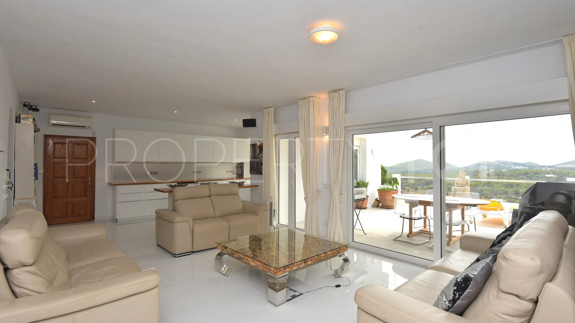 Se vende villa de 3 dormitorios en Cala Llonga