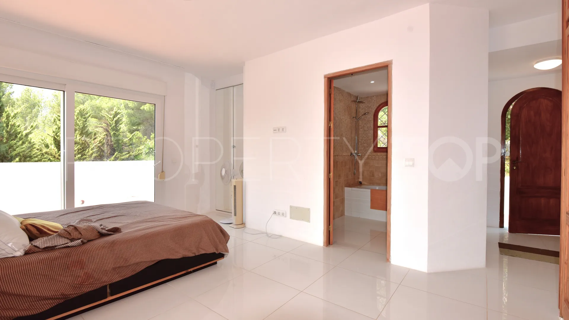 Se vende villa de 3 dormitorios en Cala Llonga