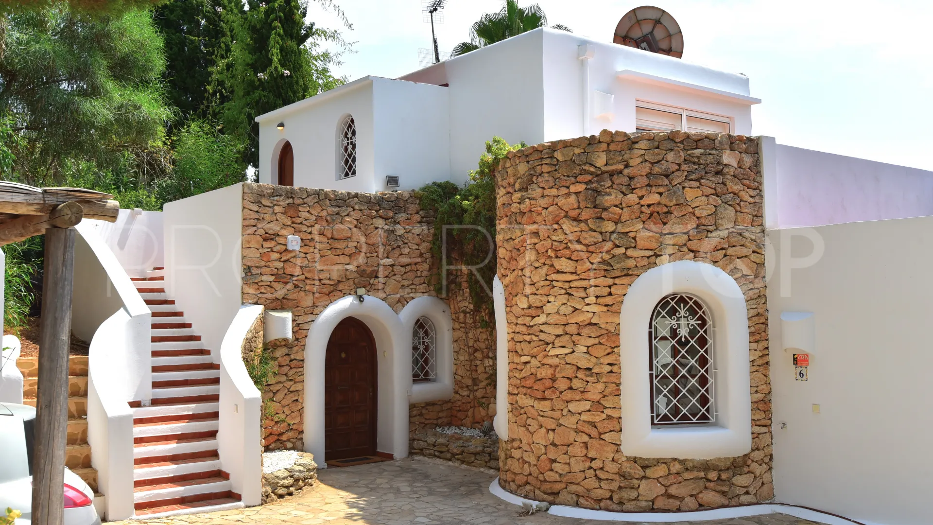 Se vende villa de 3 dormitorios en Cala Llonga