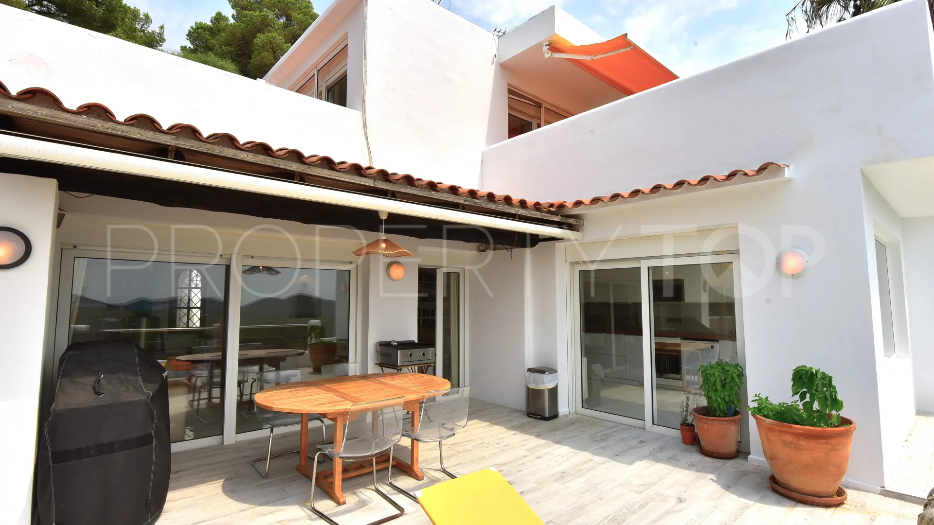 Se vende villa de 3 dormitorios en Cala Llonga