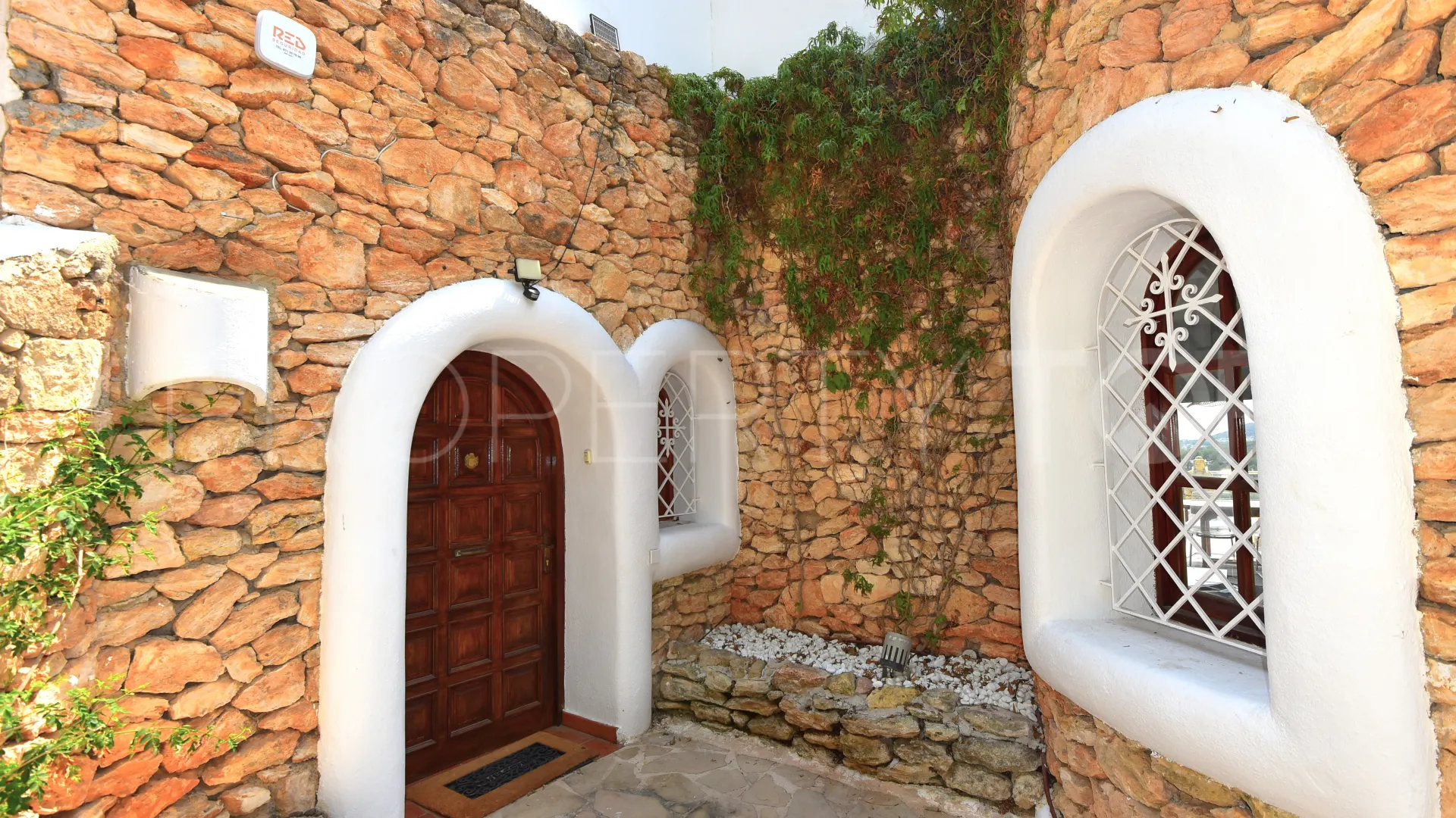 Se vende villa de 3 dormitorios en Cala Llonga