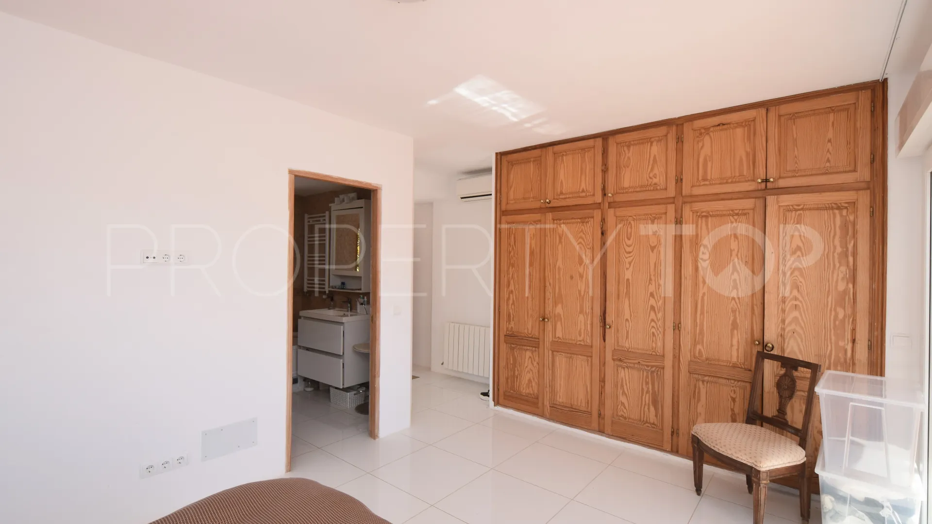 Se vende villa de 3 dormitorios en Cala Llonga