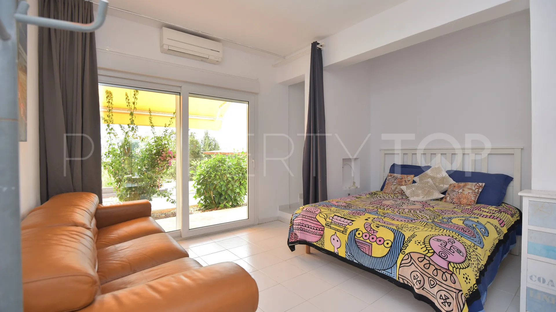 Se vende villa de 3 dormitorios en Cala Llonga