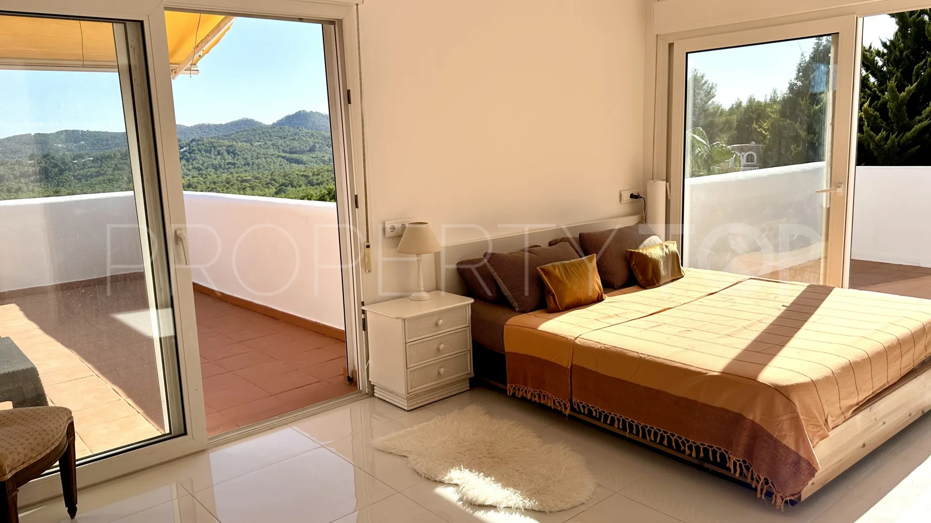 Se vende villa de 3 dormitorios en Cala Llonga