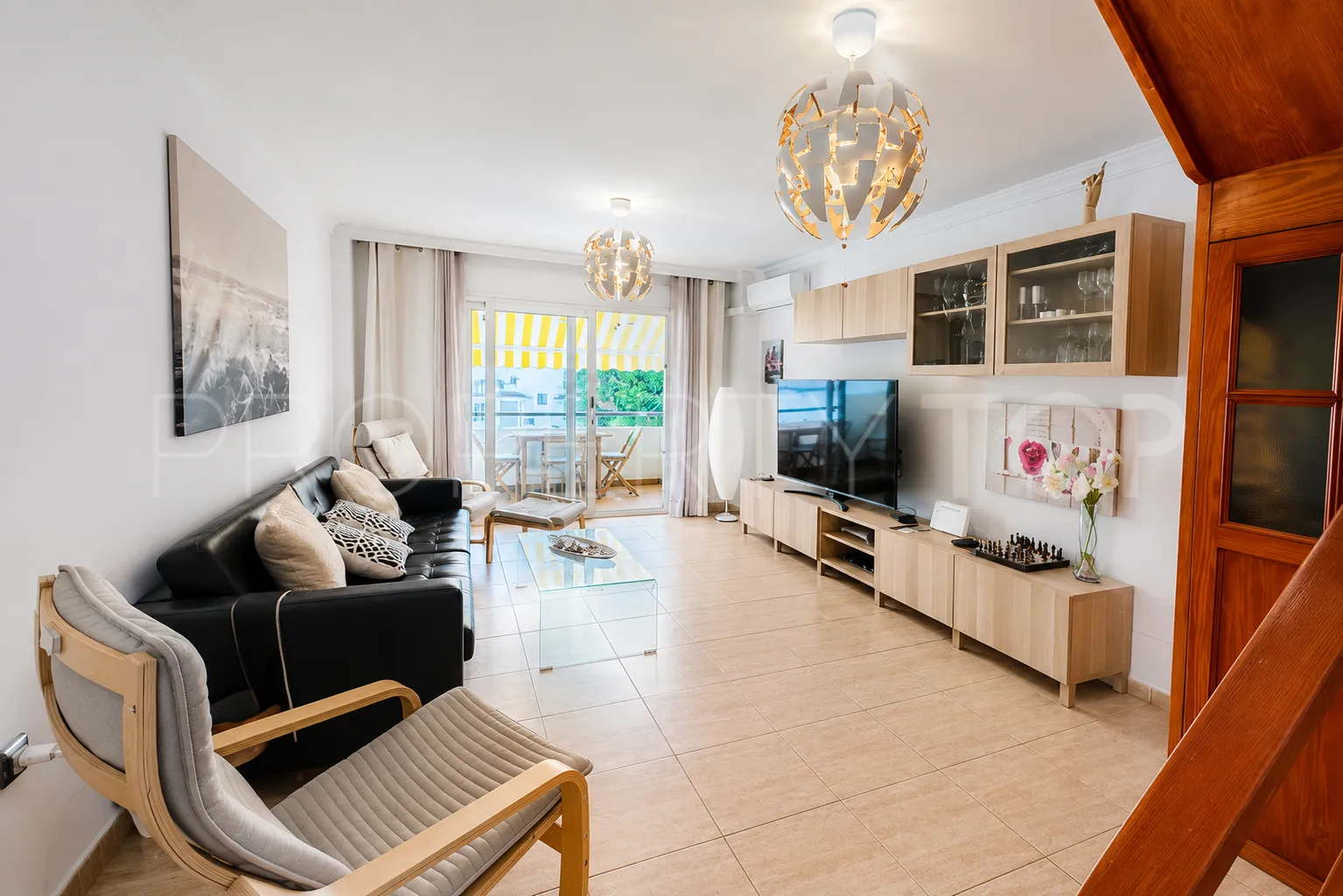 Buy duplex penthouse in La Carihuela with 3 bedrooms