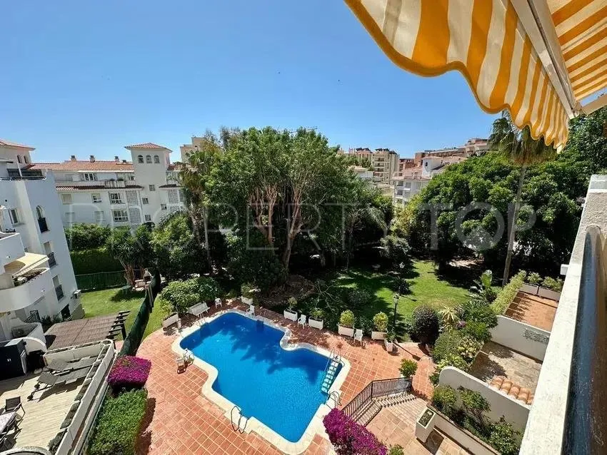 Buy duplex penthouse in La Carihuela with 3 bedrooms