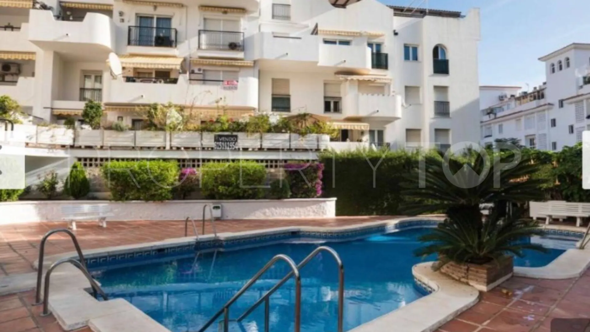 Buy duplex penthouse in La Carihuela with 3 bedrooms