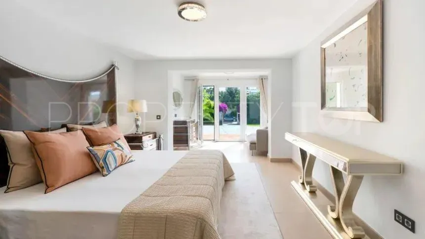 For sale villa with 8 bedrooms in Linda Vista Baja