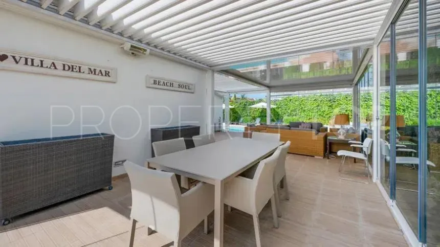 For sale villa with 8 bedrooms in Linda Vista Baja
