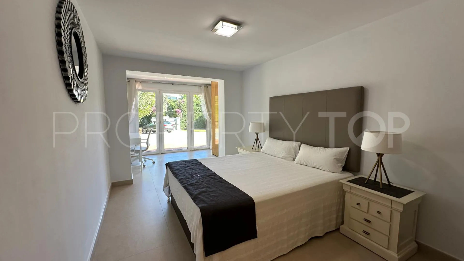 For sale villa with 8 bedrooms in Linda Vista Baja