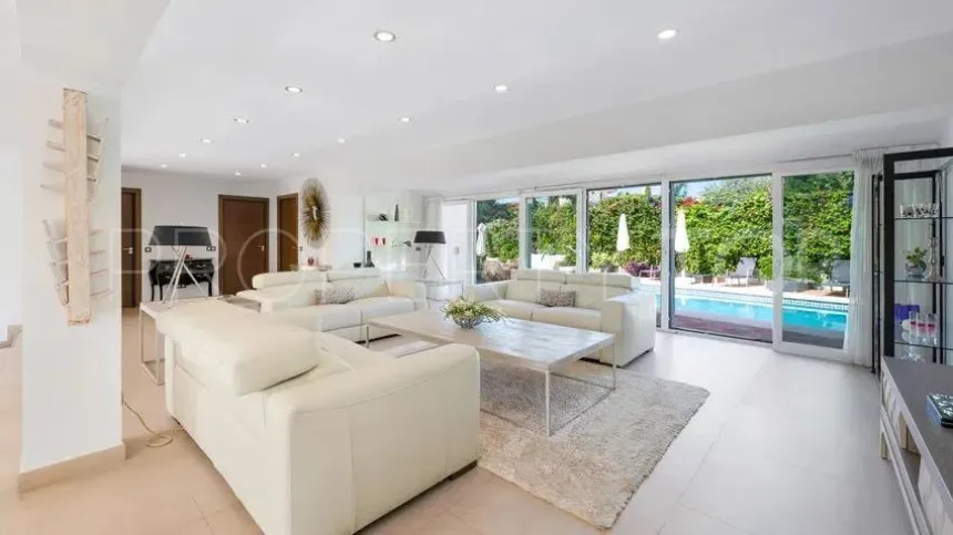 For sale villa with 8 bedrooms in Linda Vista Baja