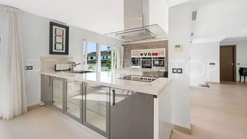For sale villa with 8 bedrooms in Linda Vista Baja