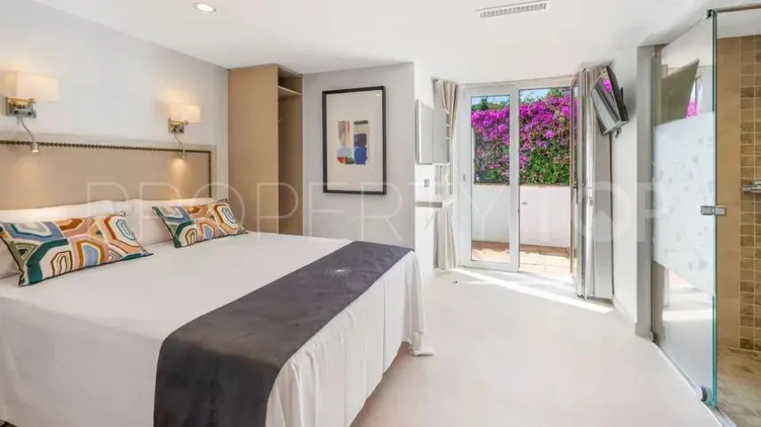 For sale villa with 8 bedrooms in Linda Vista Baja