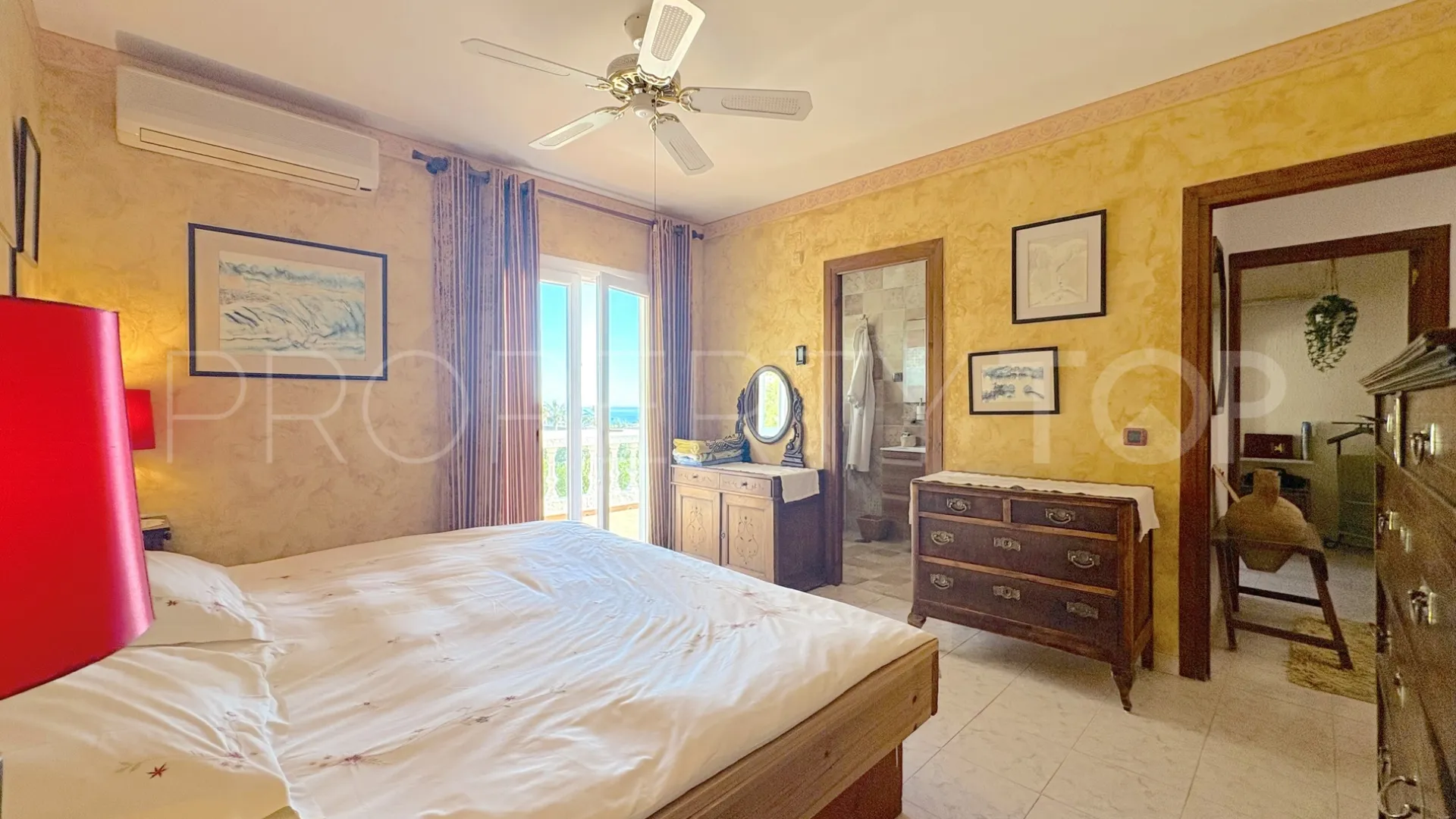 Comprar casa en Cala de Mijas con 5 dormitorios