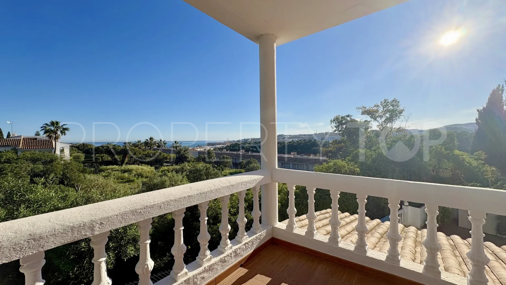 Comprar casa en Cala de Mijas con 5 dormitorios
