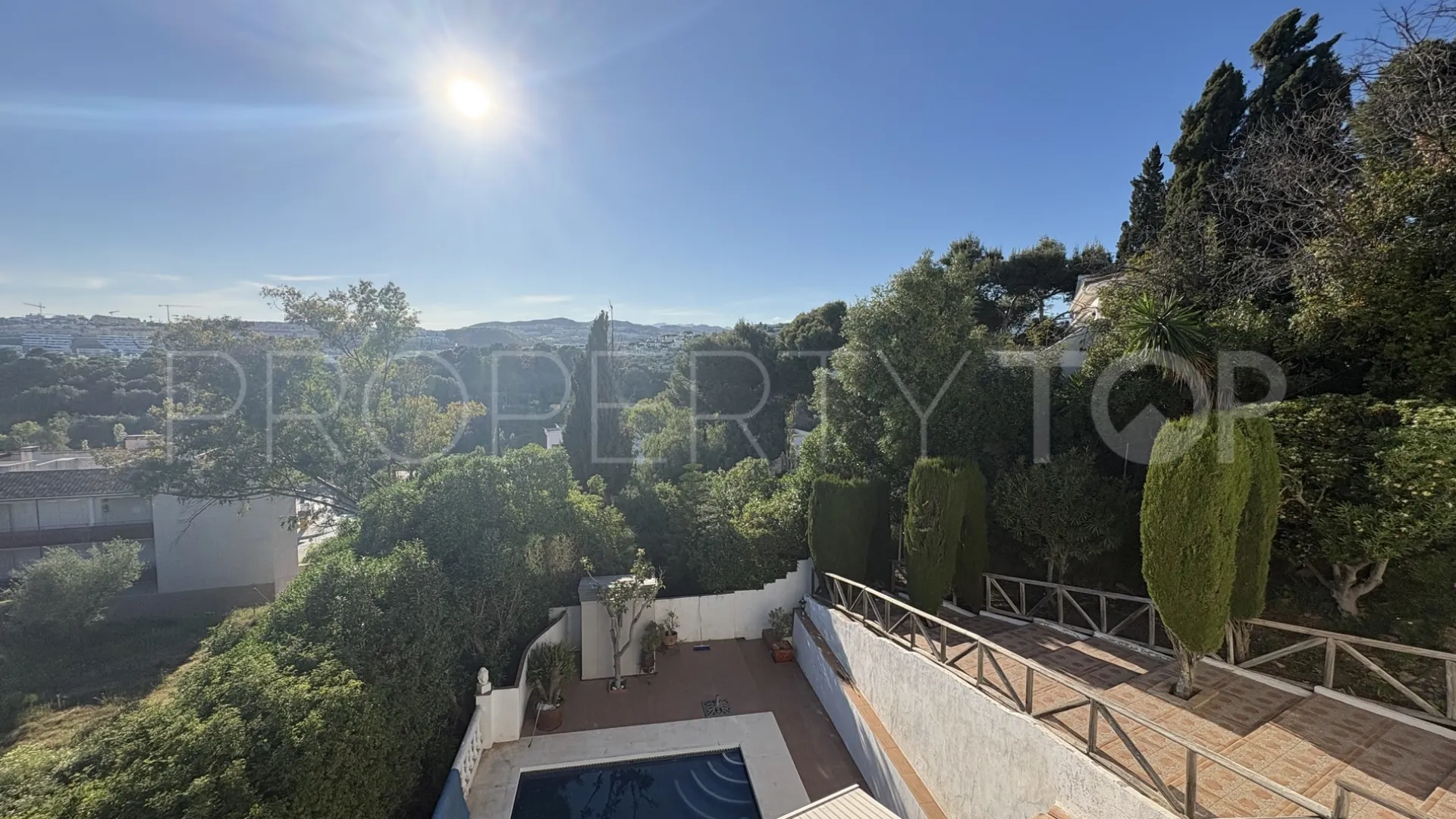Comprar casa en Cala de Mijas con 5 dormitorios