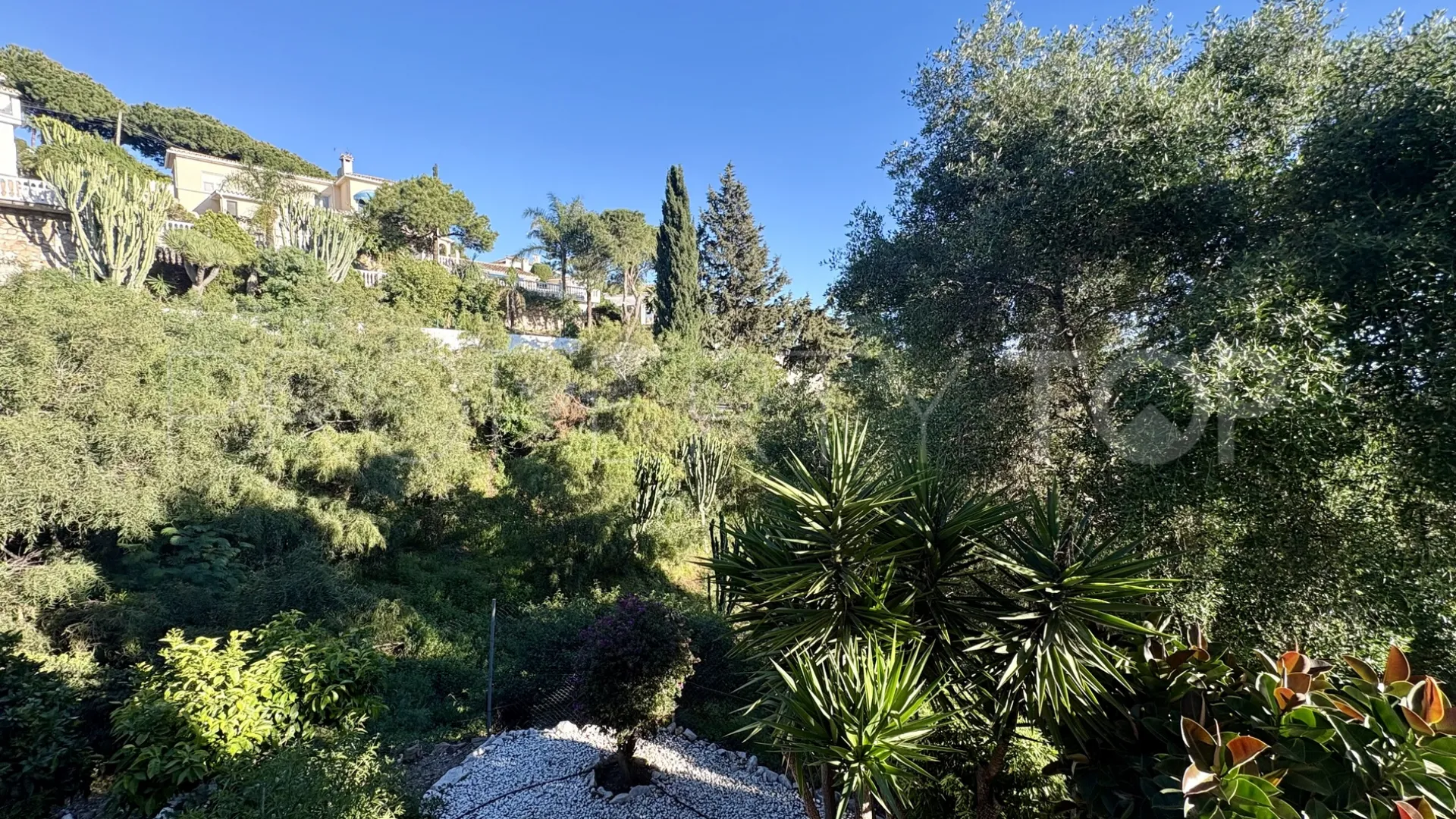 Comprar casa en Cala de Mijas con 5 dormitorios