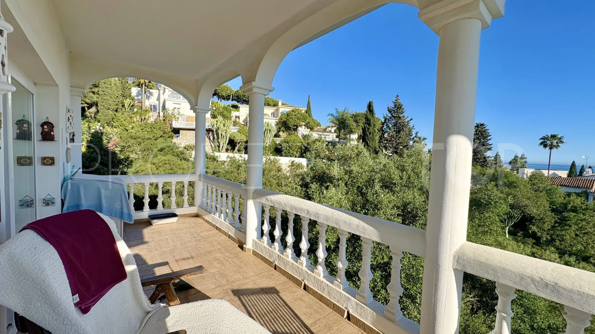 Comprar casa en Cala de Mijas con 5 dormitorios