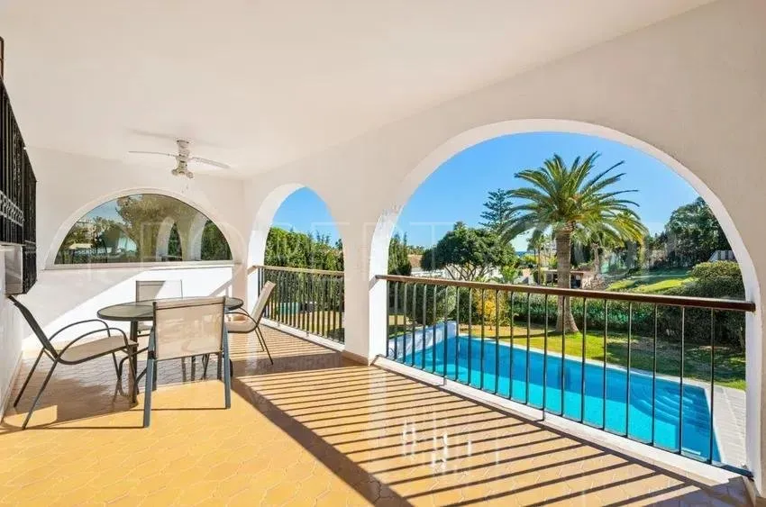 5 bedrooms Atalaya villa for sale