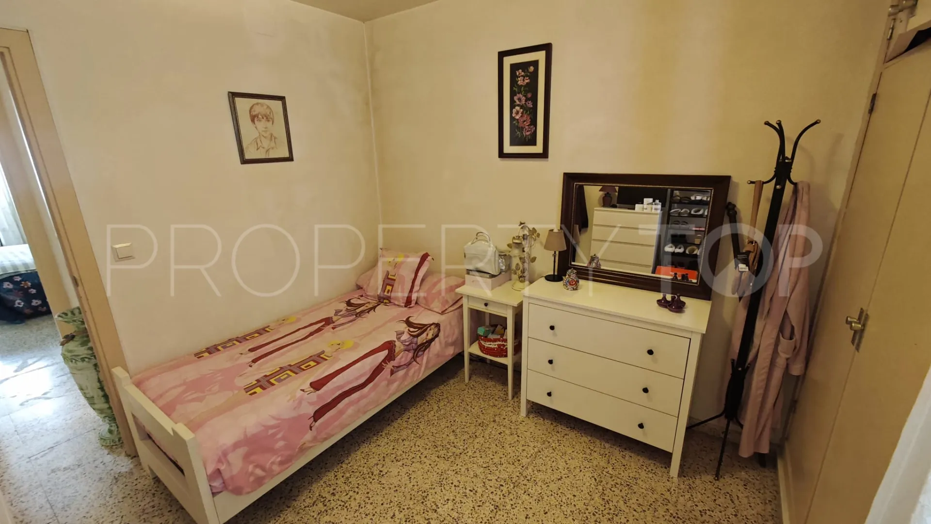 Ground floor apartment with 4 bedrooms for sale in Puig D'en Valls