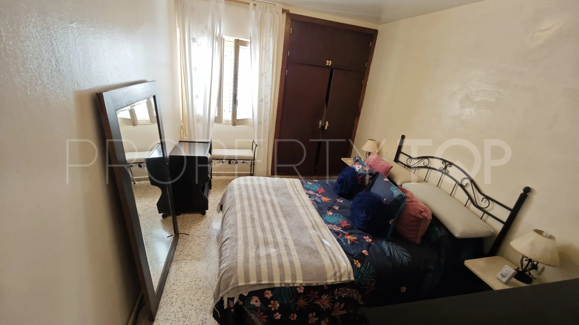Ground floor apartment with 4 bedrooms for sale in Puig D'en Valls