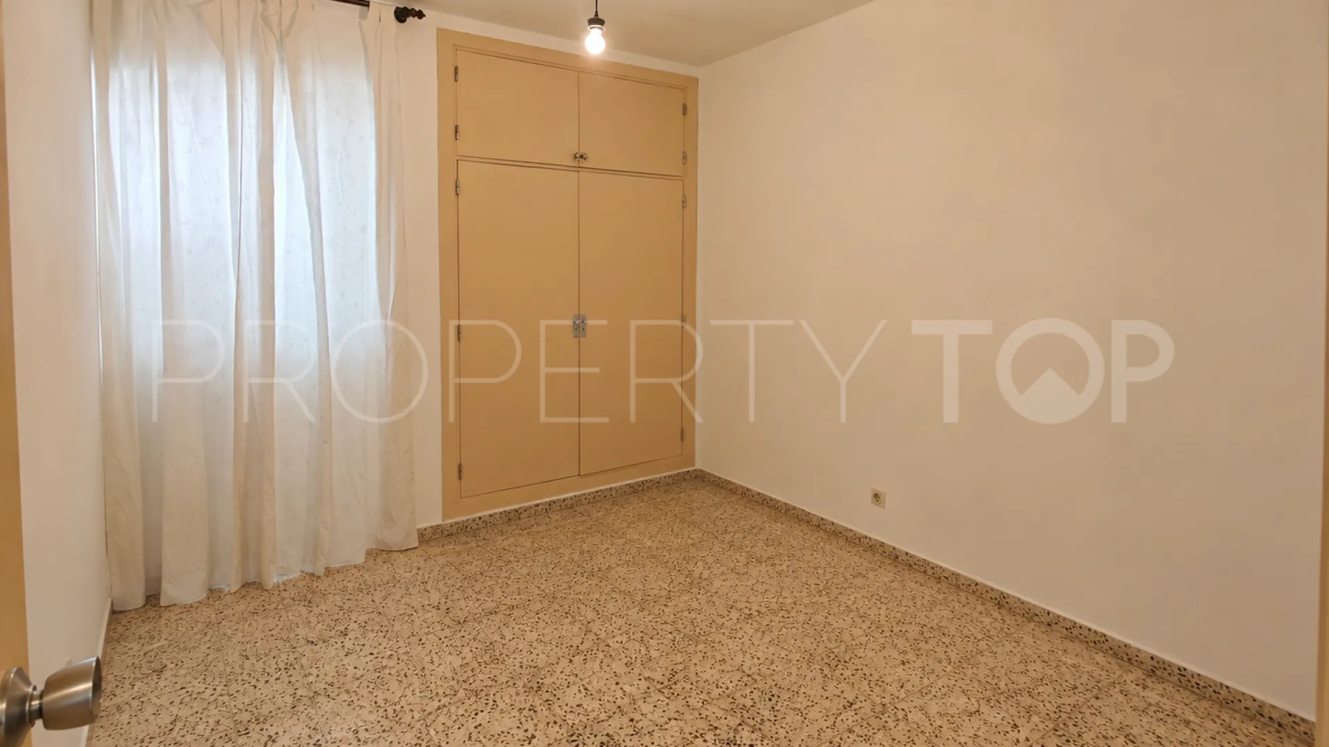 Ground floor apartment with 4 bedrooms for sale in Puig D'en Valls
