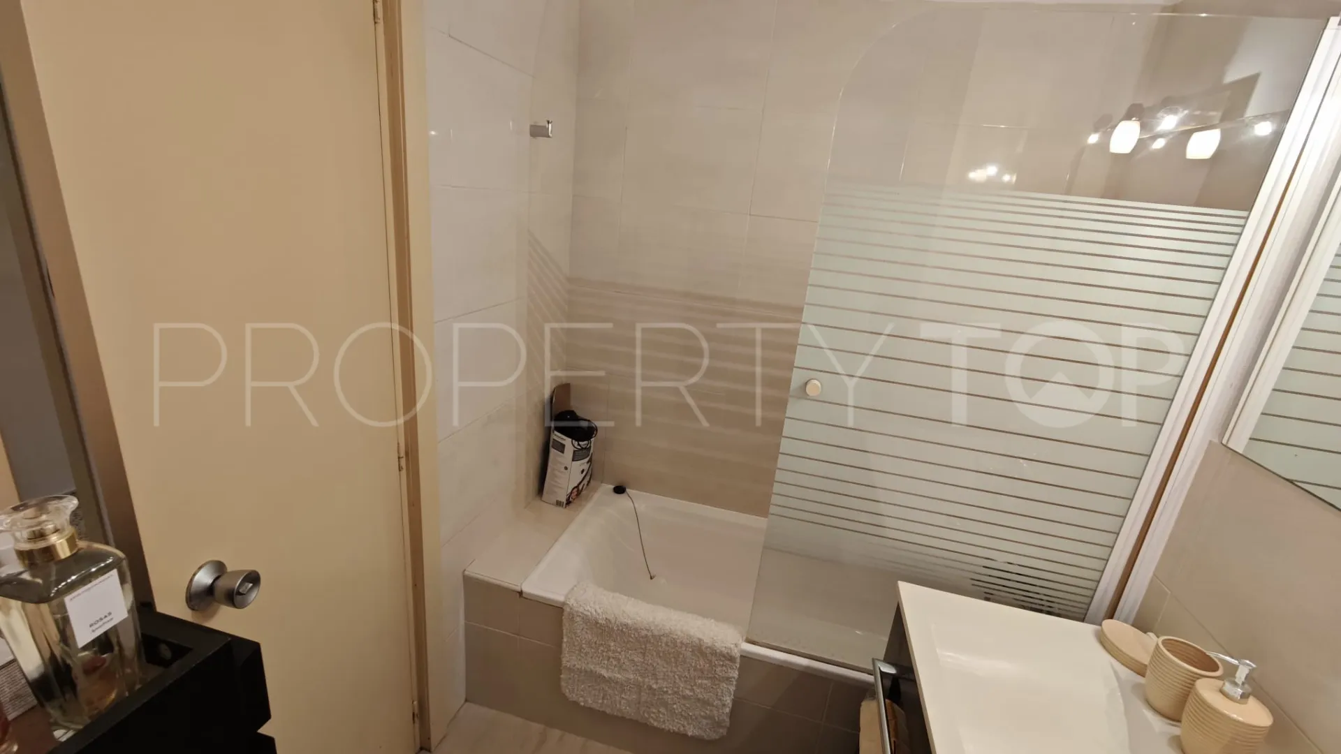 Ground floor apartment with 4 bedrooms for sale in Puig D'en Valls