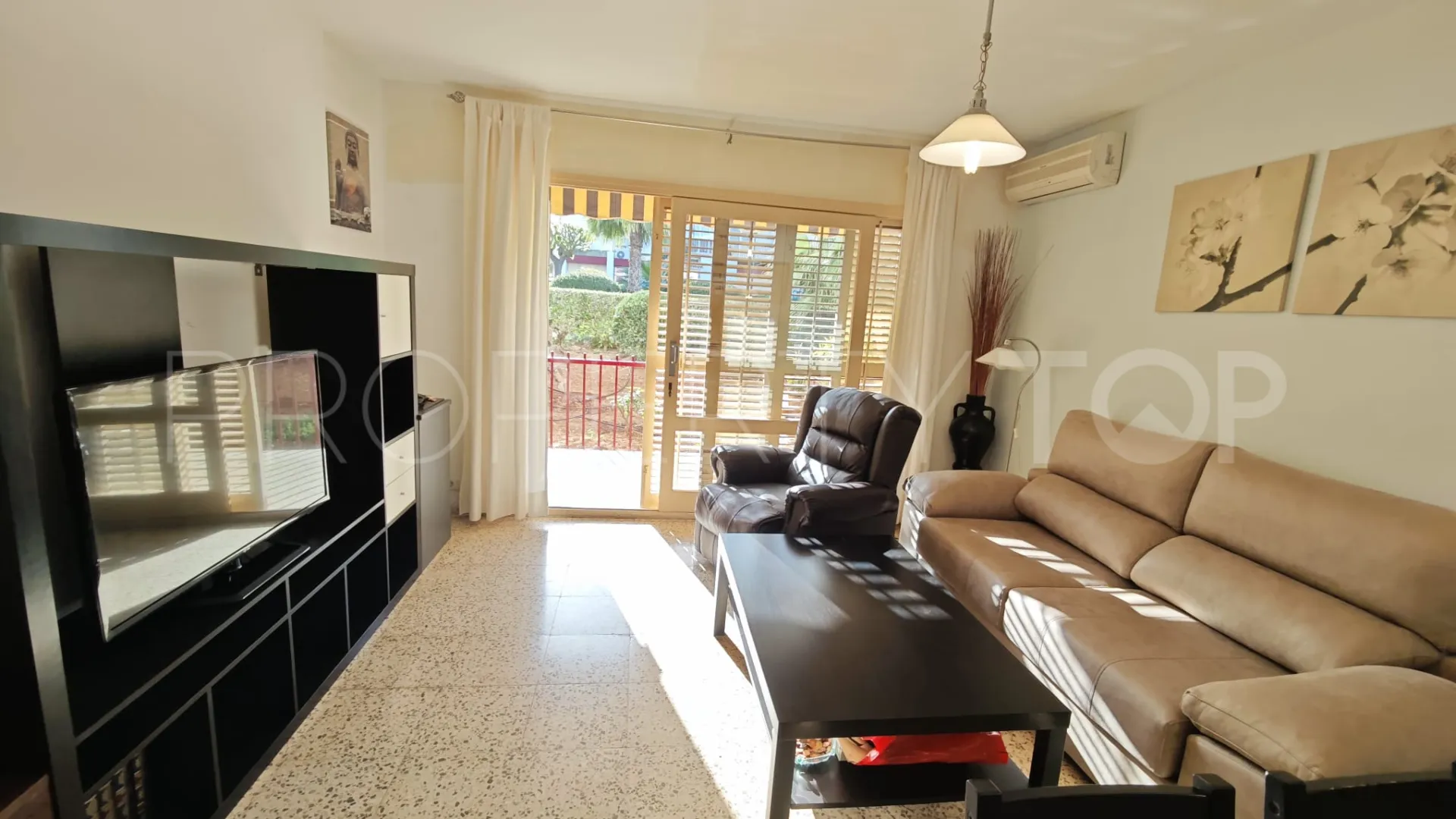 Ground floor apartment with 4 bedrooms for sale in Puig D'en Valls