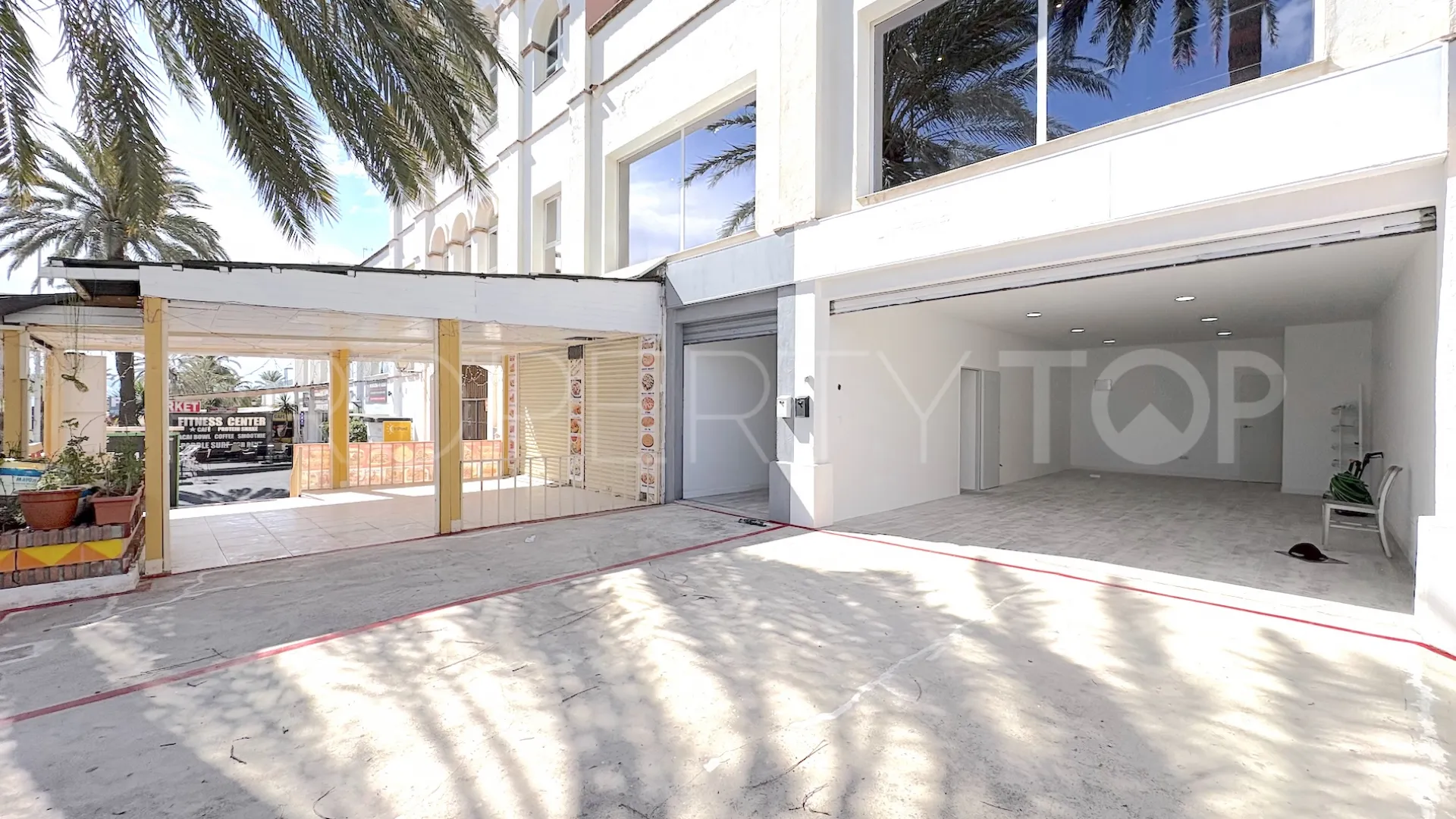 Buy commercial premises in Puerto Marina