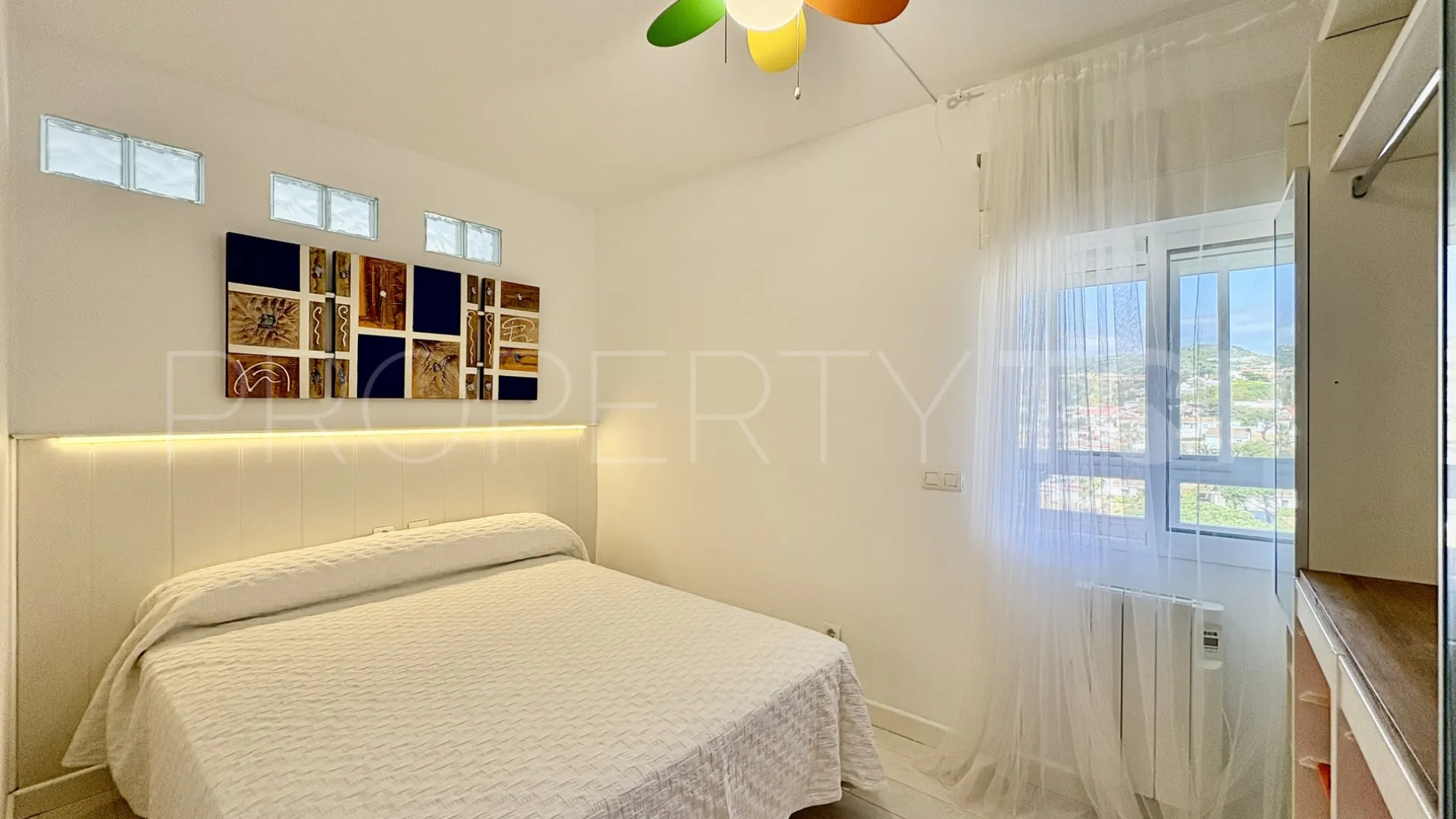 For sale Calahonda apartment with 2 bedrooms
