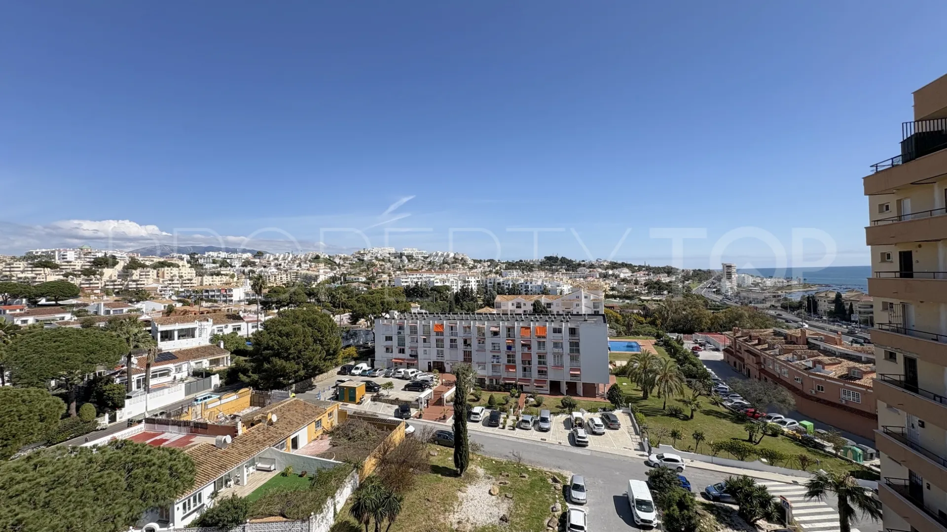 For sale Calahonda apartment with 2 bedrooms