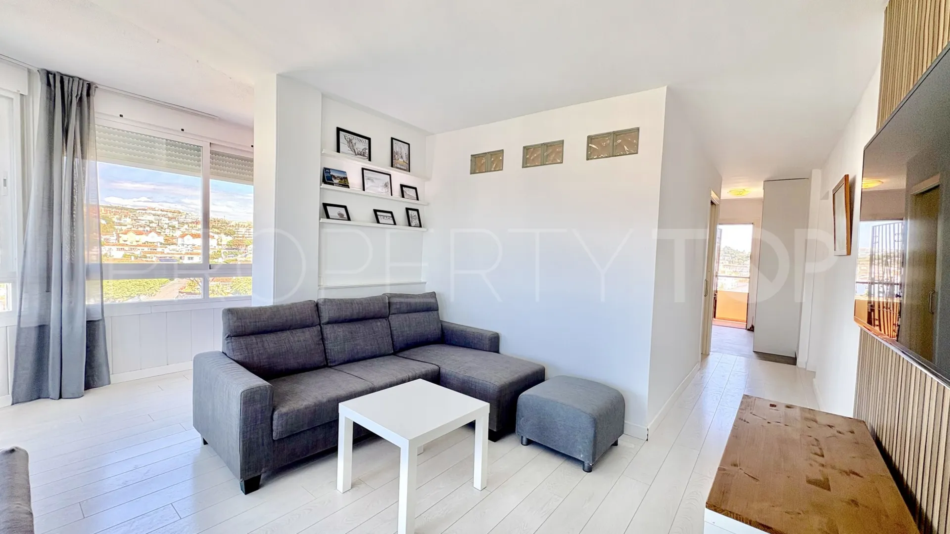 For sale Calahonda apartment with 2 bedrooms