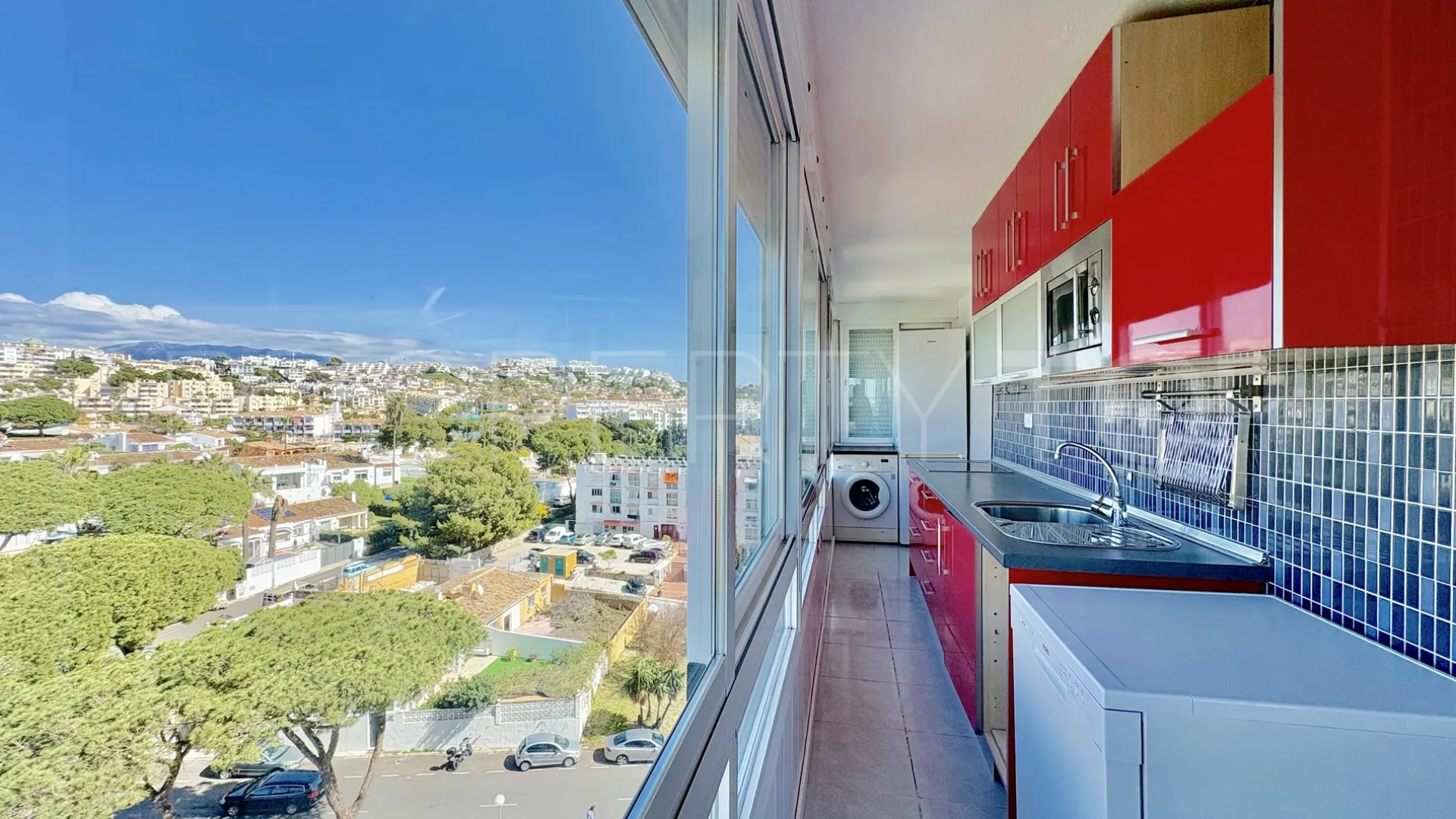 For sale Calahonda apartment with 2 bedrooms