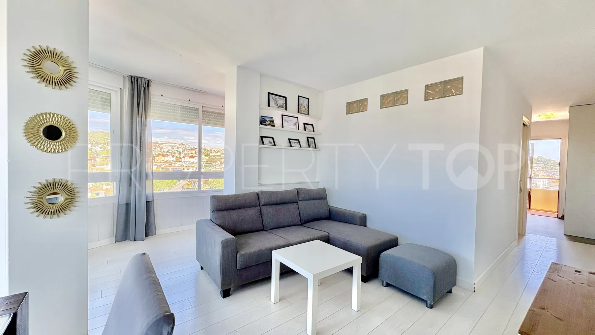 For sale Calahonda apartment with 2 bedrooms