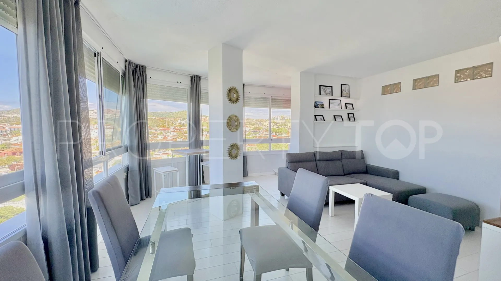 For sale Calahonda apartment with 2 bedrooms