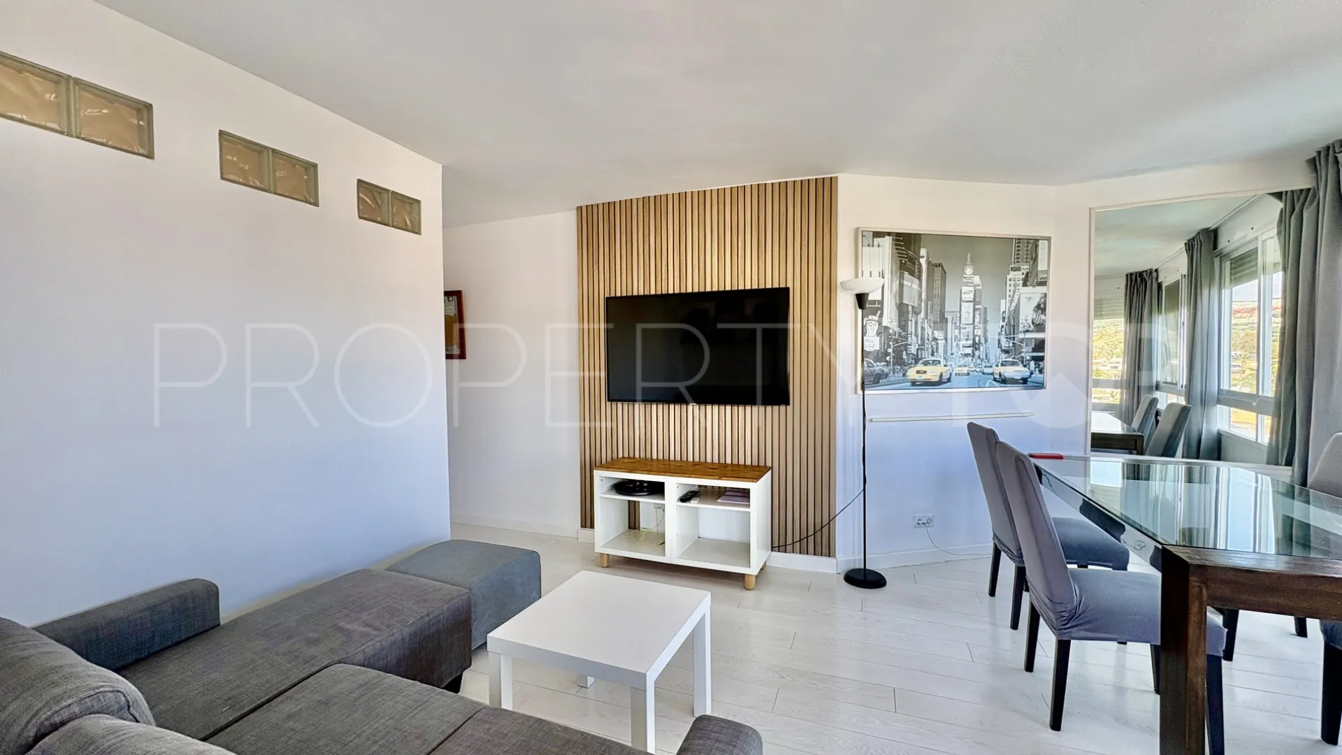 For sale Calahonda apartment with 2 bedrooms