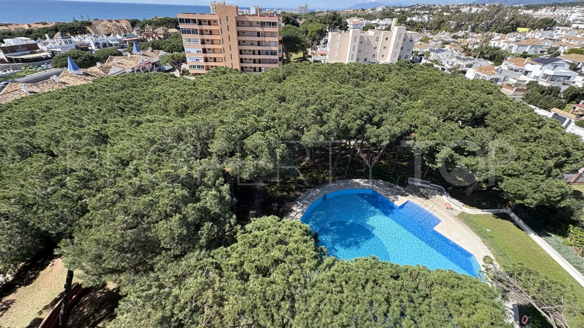 For sale Calahonda apartment with 2 bedrooms