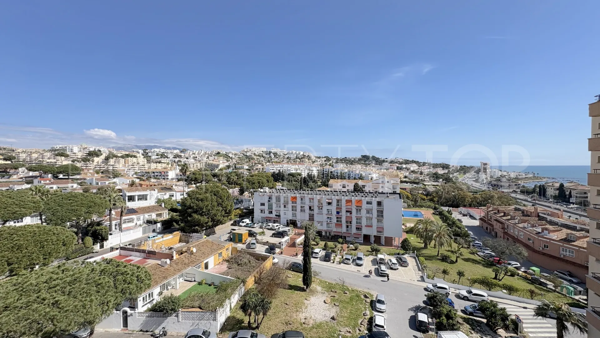 For sale Calahonda apartment with 2 bedrooms