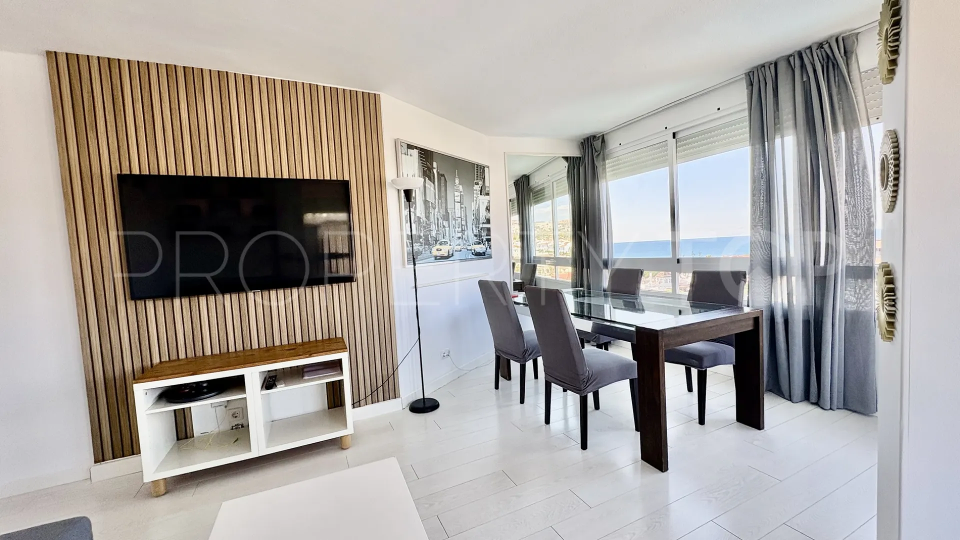 For sale Calahonda apartment with 2 bedrooms