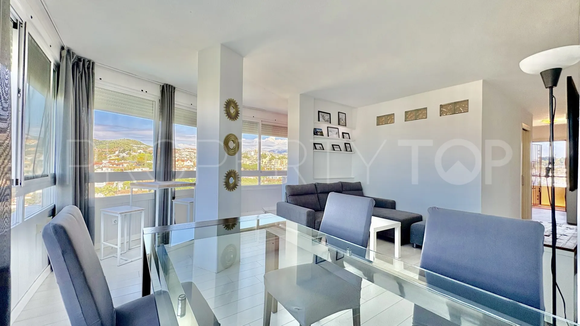 For sale Calahonda apartment with 2 bedrooms