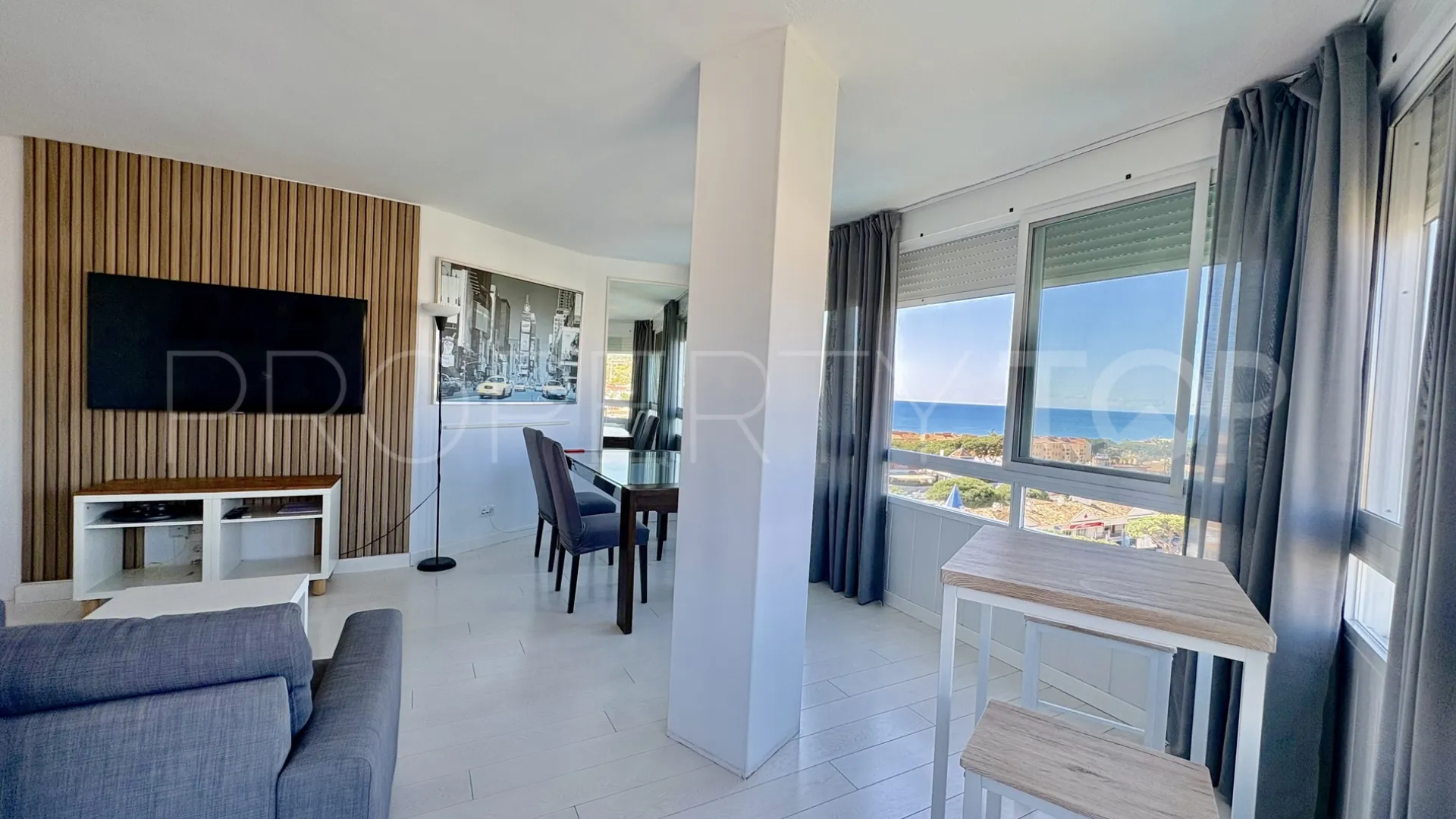 For sale Calahonda apartment with 2 bedrooms