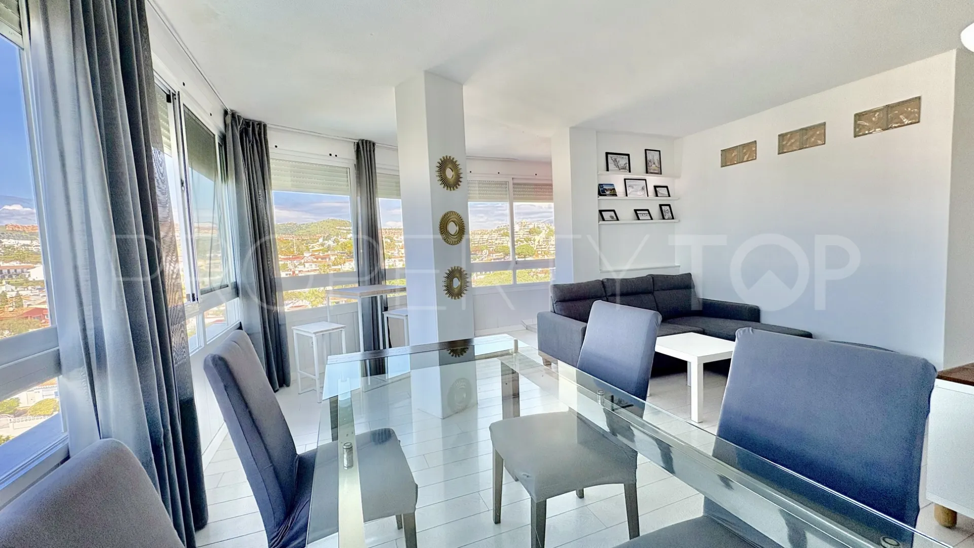 For sale Calahonda apartment with 2 bedrooms